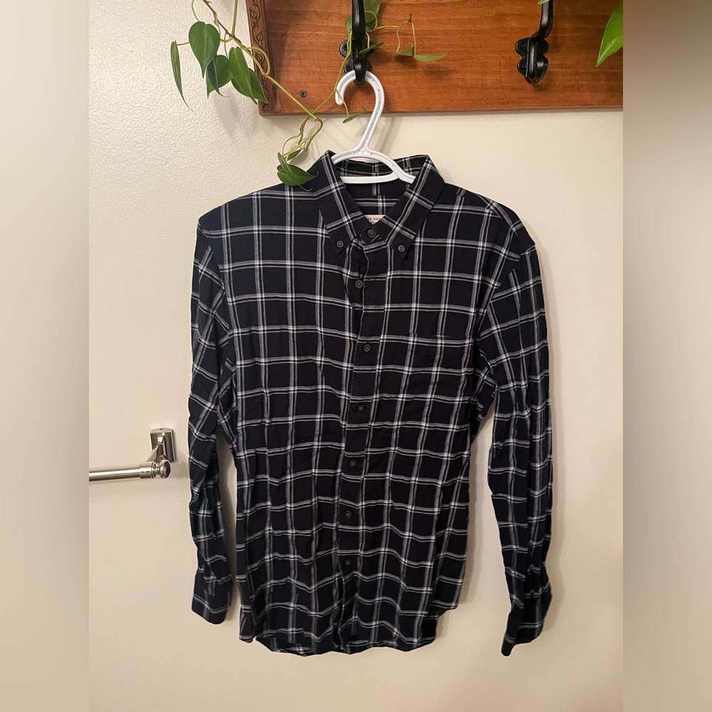 Club Monaco men’s size small - long sleeve button up navy